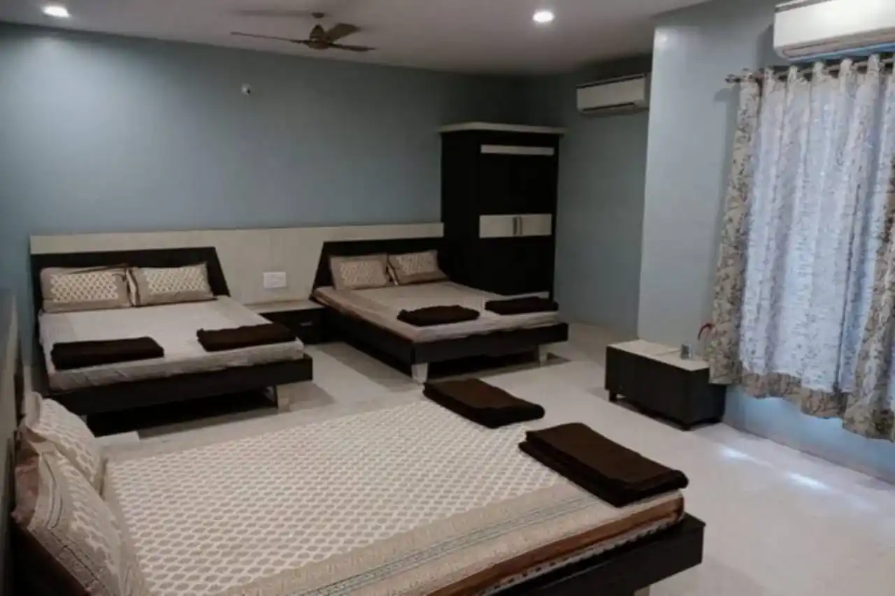 6 bed AC room for group stay at Shyam Sakha Sadan Khatu